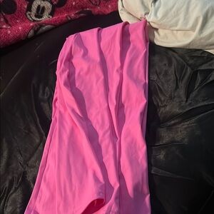 hot pink front scrunch flare leggings!